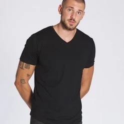MEN Black CUTS V-Neck Curve-Hem