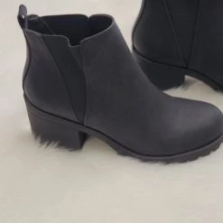 Chinese Laundry NEW ARRIVALS Leslie Lisbon Black Booties